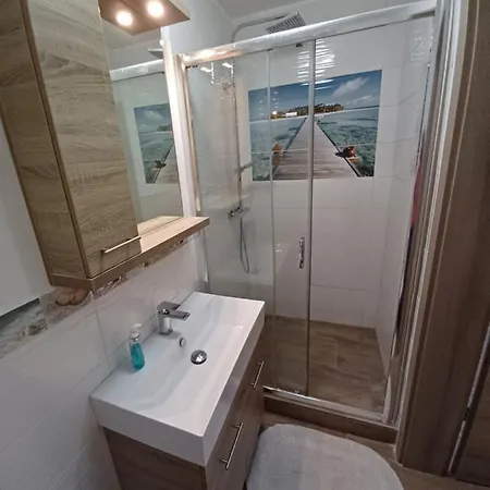 Sunnyside Apartment *