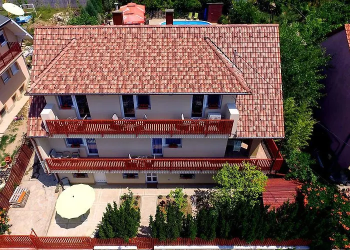 Sunnyside Apartment *